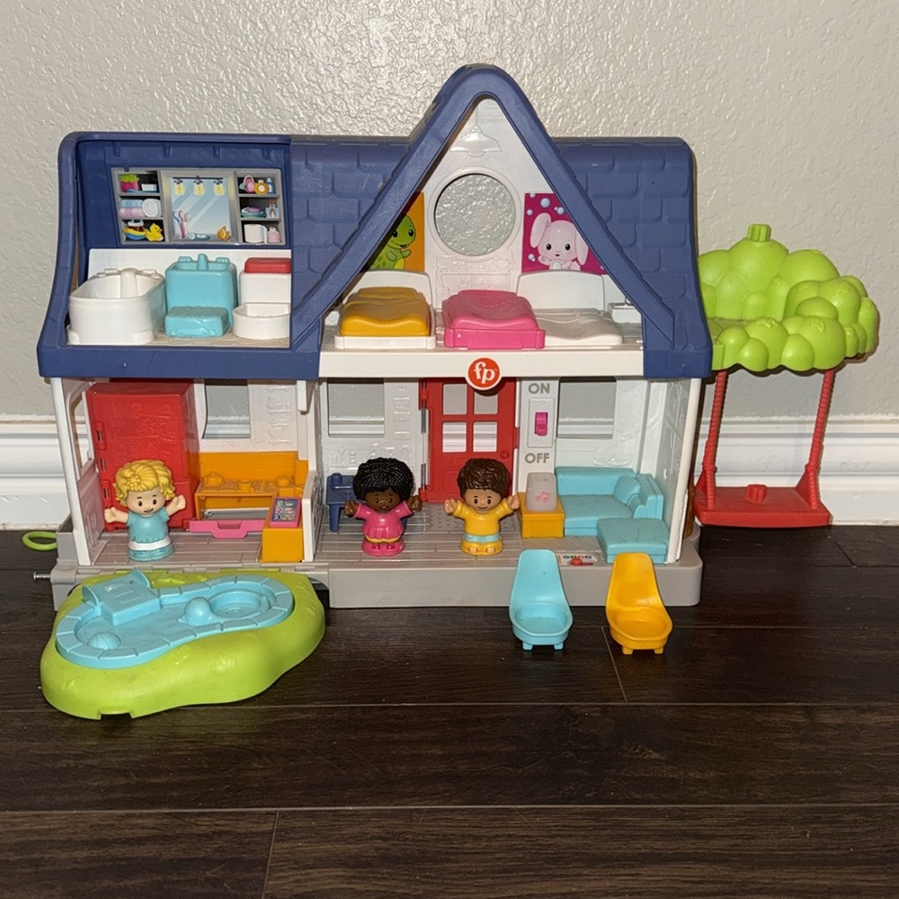 Fisher Price Little People Doll House
